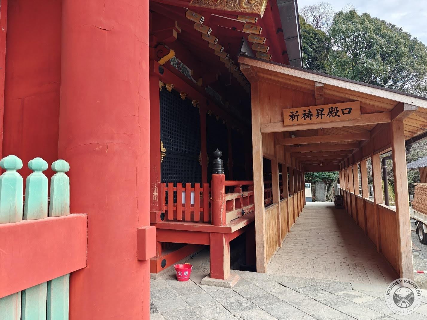 area immediately to the right of A-gayaku’s column
