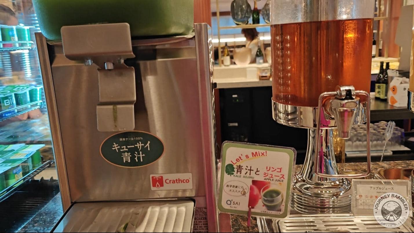 dispensers for Kale Aojiru Green Juice and Apple Juice
