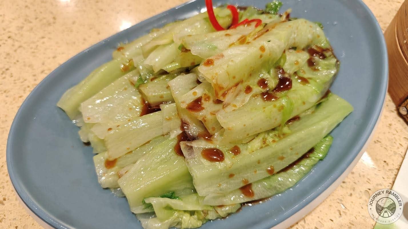 Salt-boiled lettuce