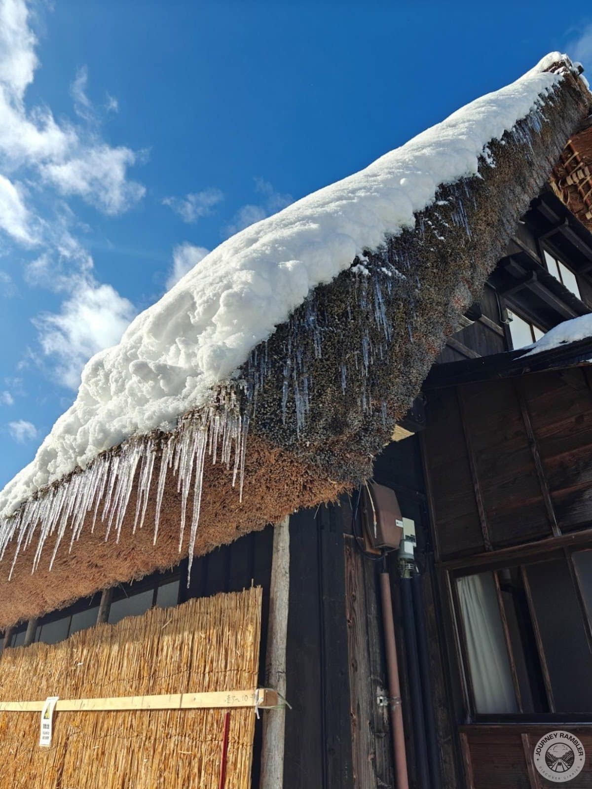 close up shot of the thatched roof of a gasshou zukiri building