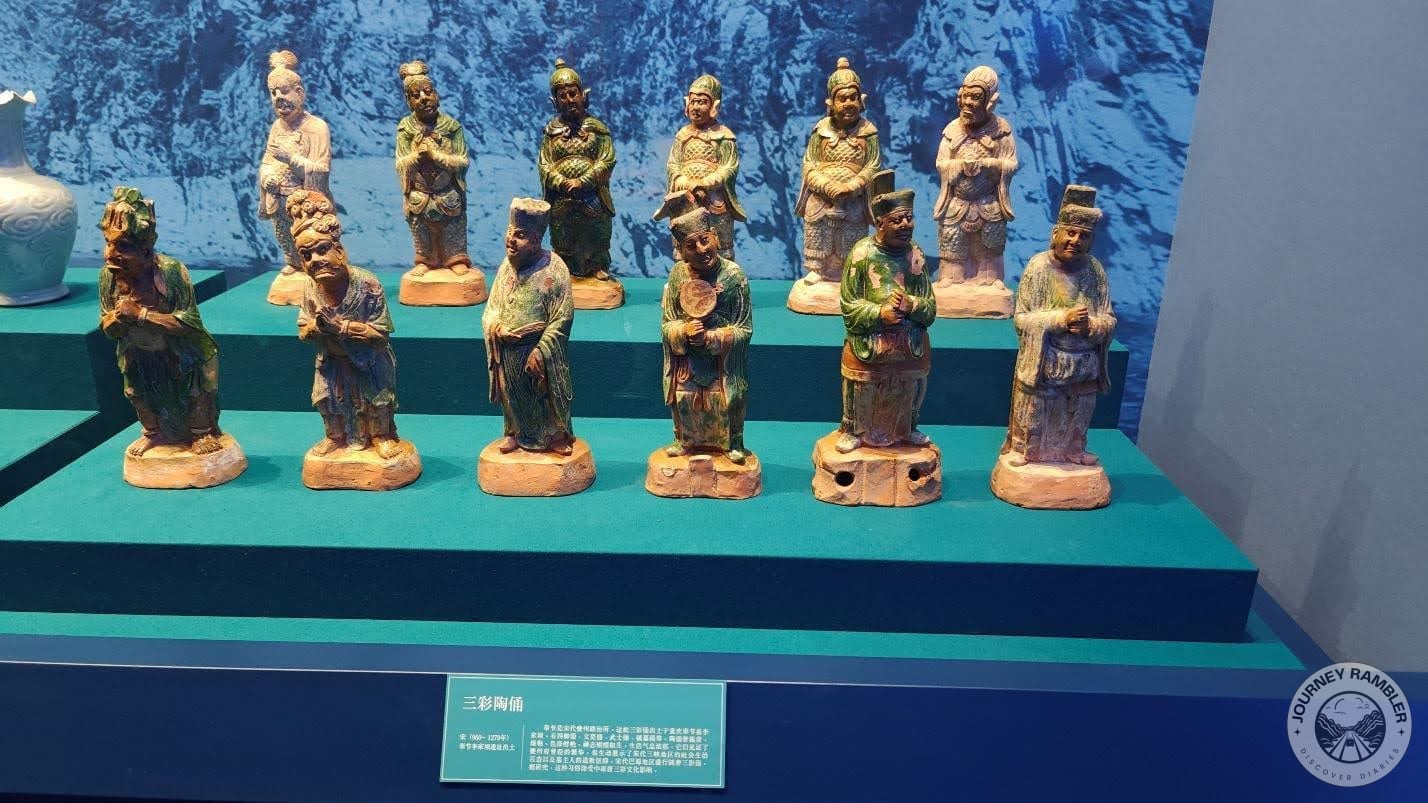 Sancai clay figurines