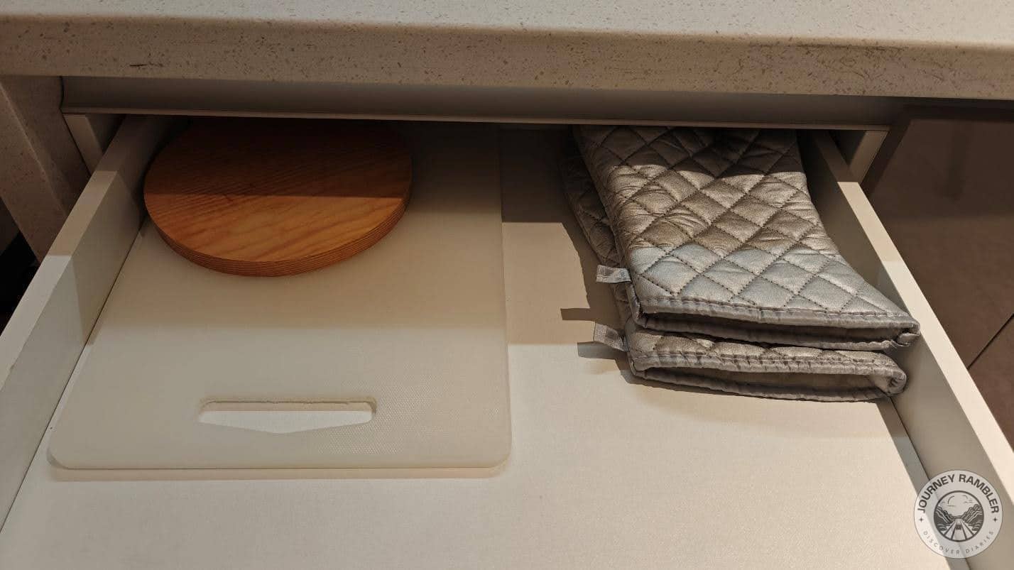 chopping boards and mittens