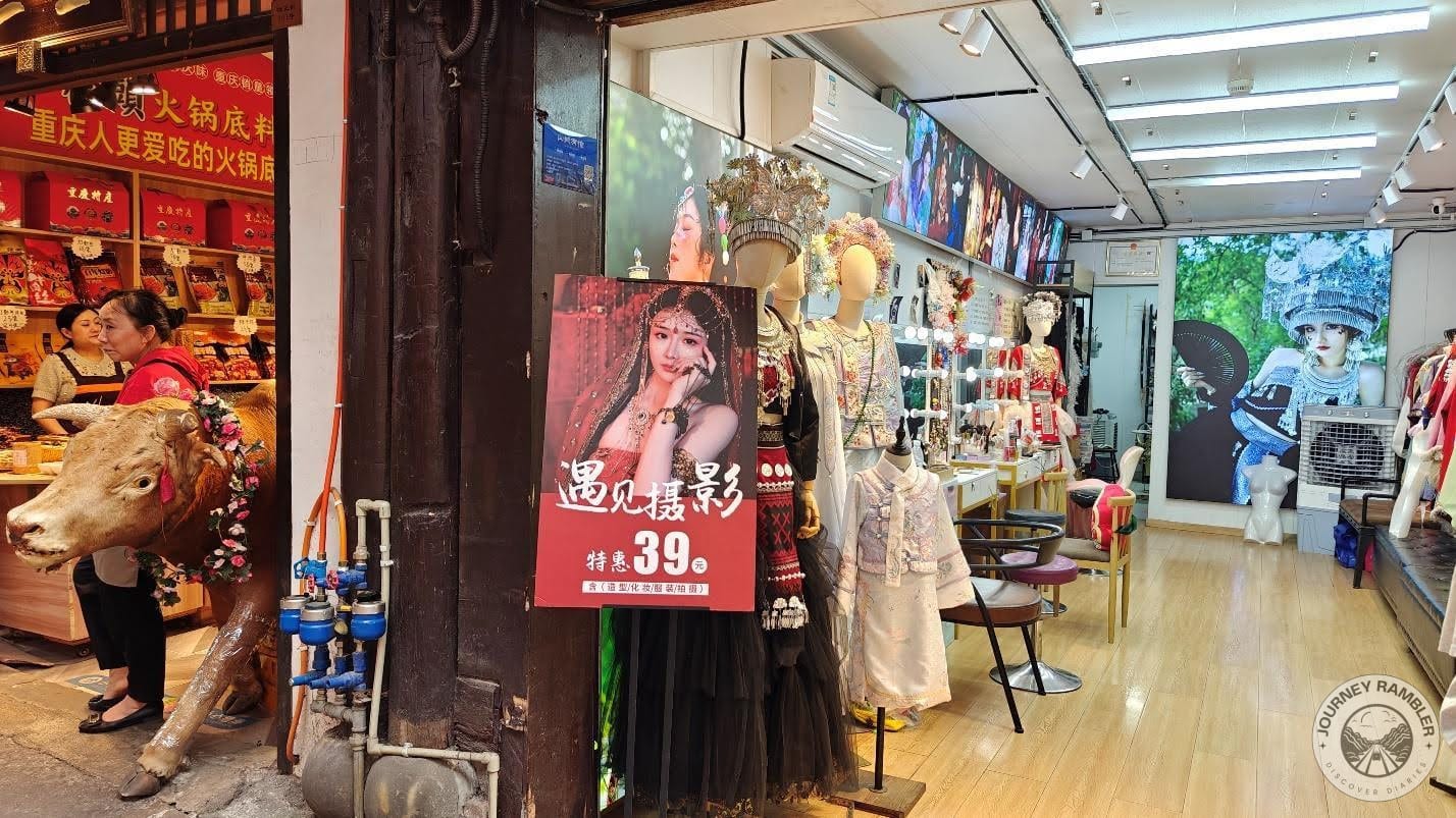 shop where you can rent traditional clothes