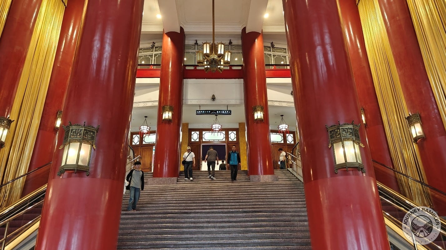 staircase and the columns here