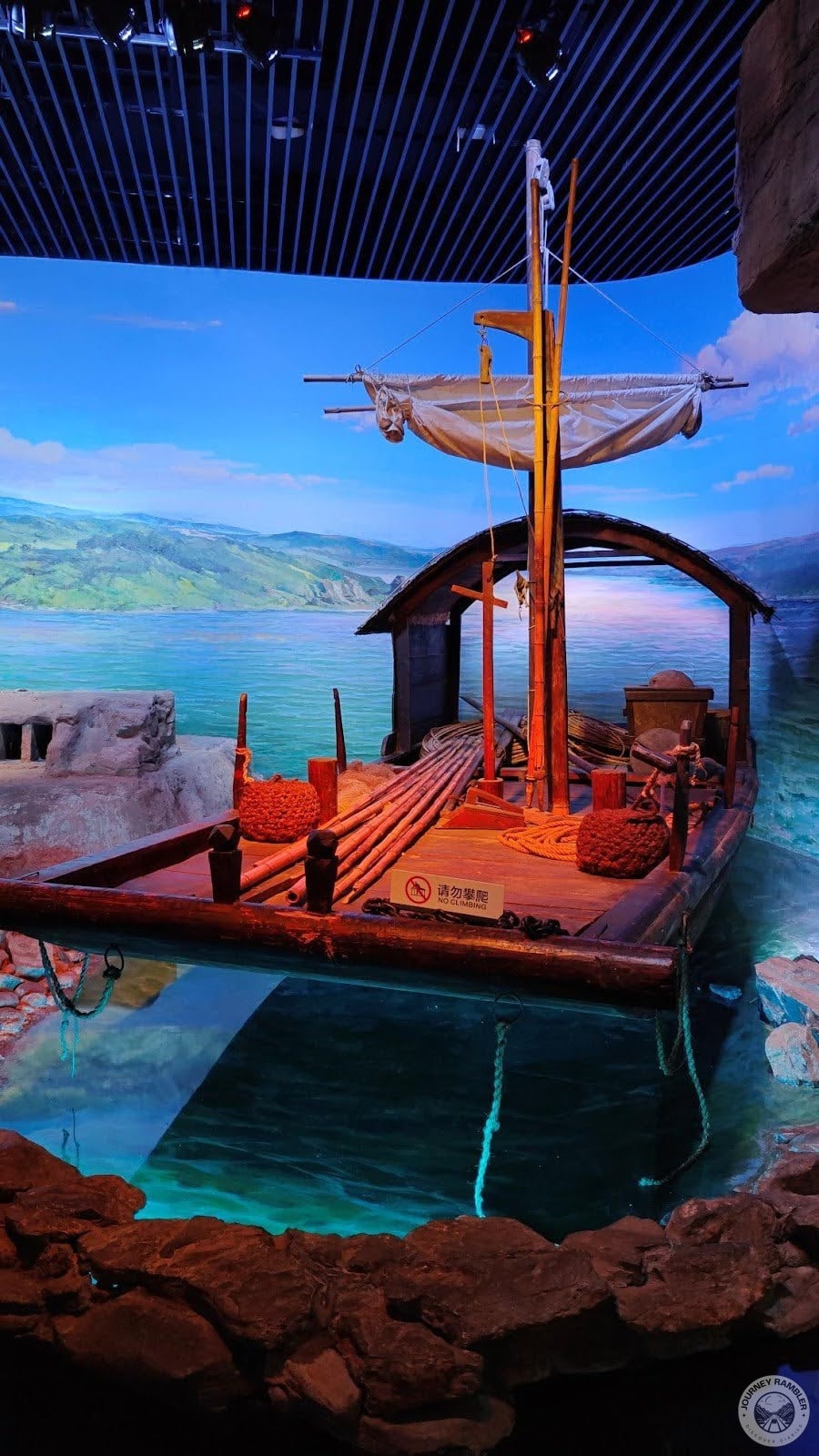 this type of boat is called a sampan