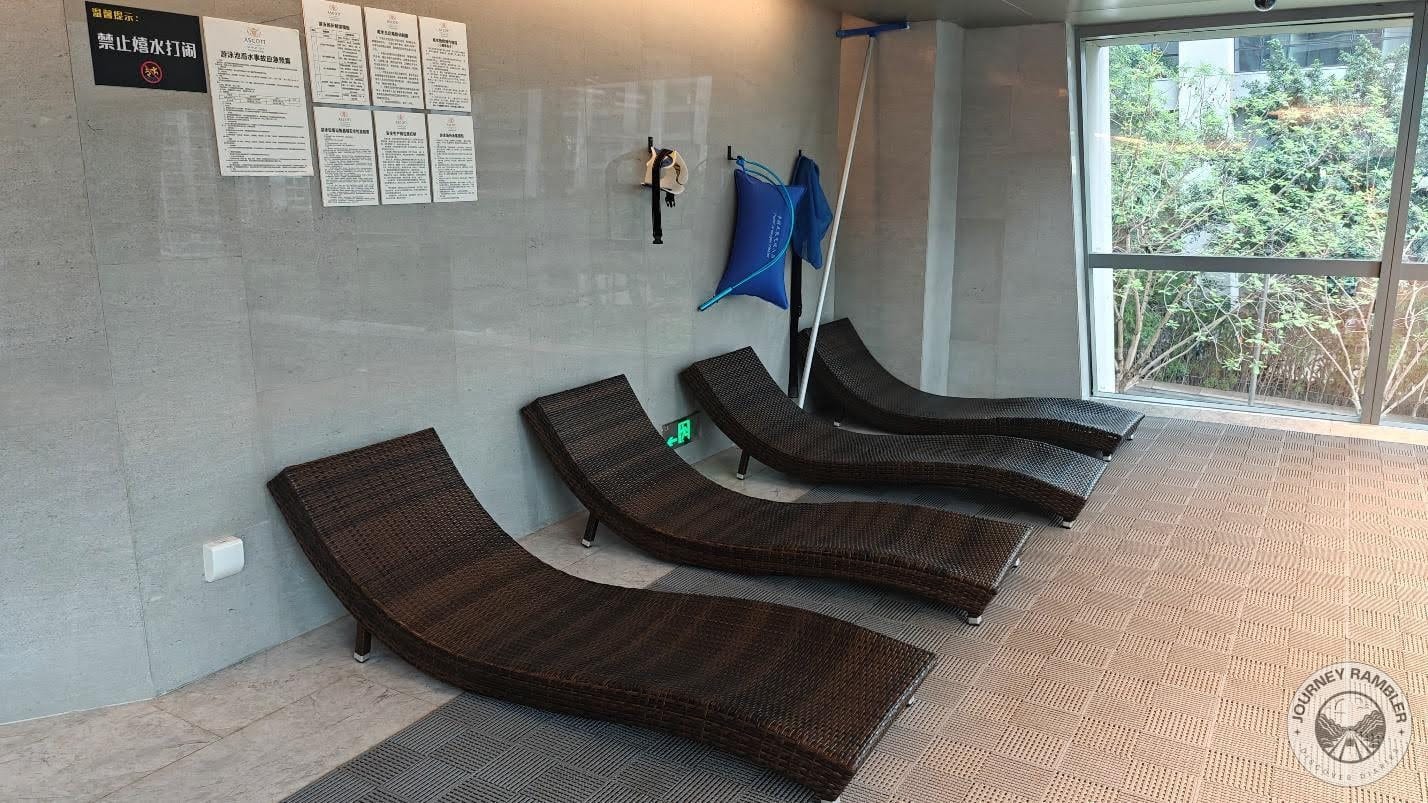 another set of lounge chairs