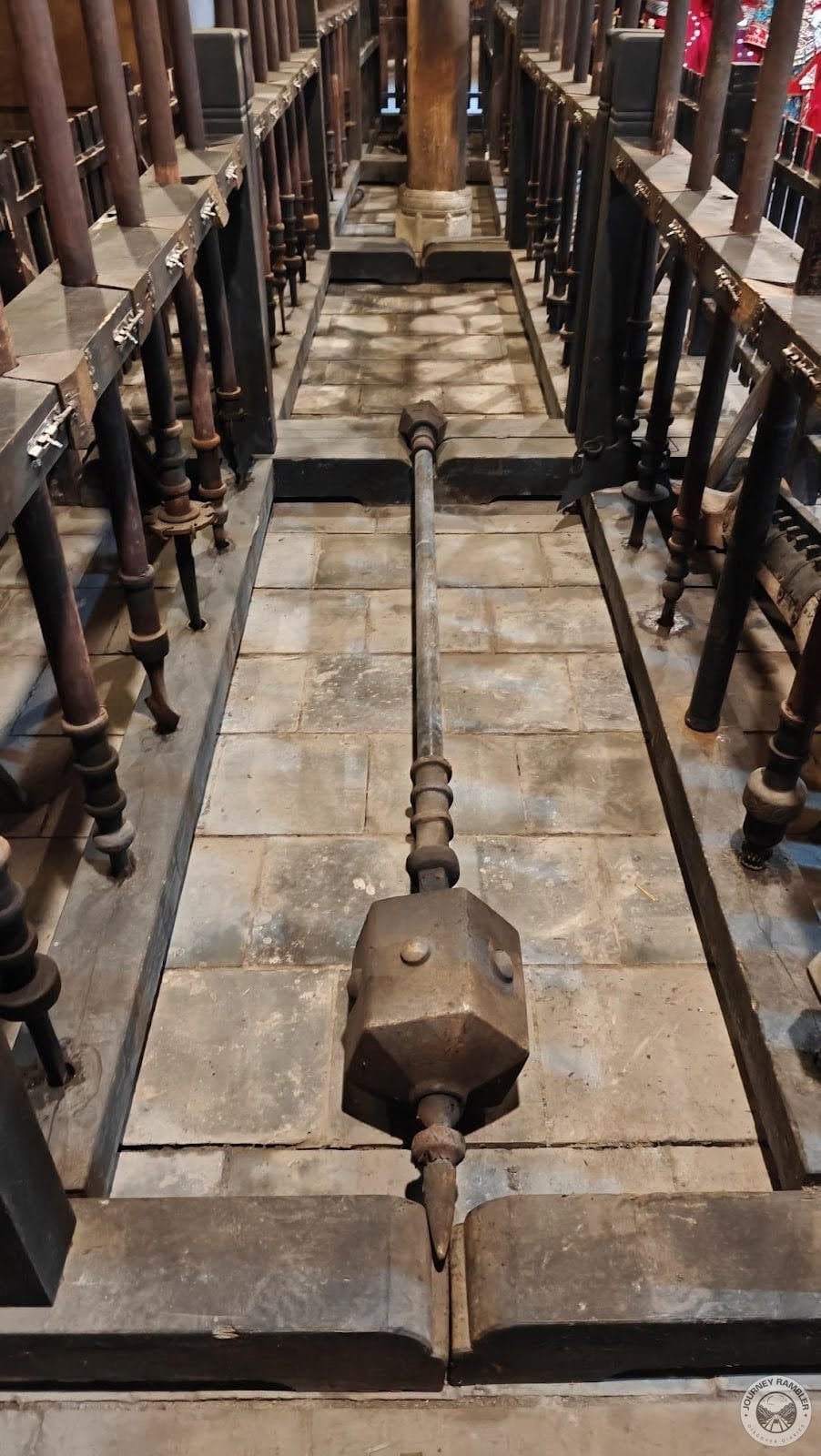 check out the size of this mace