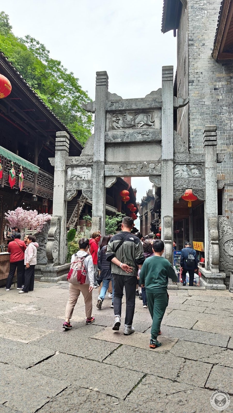 close to Jiuli Street proper