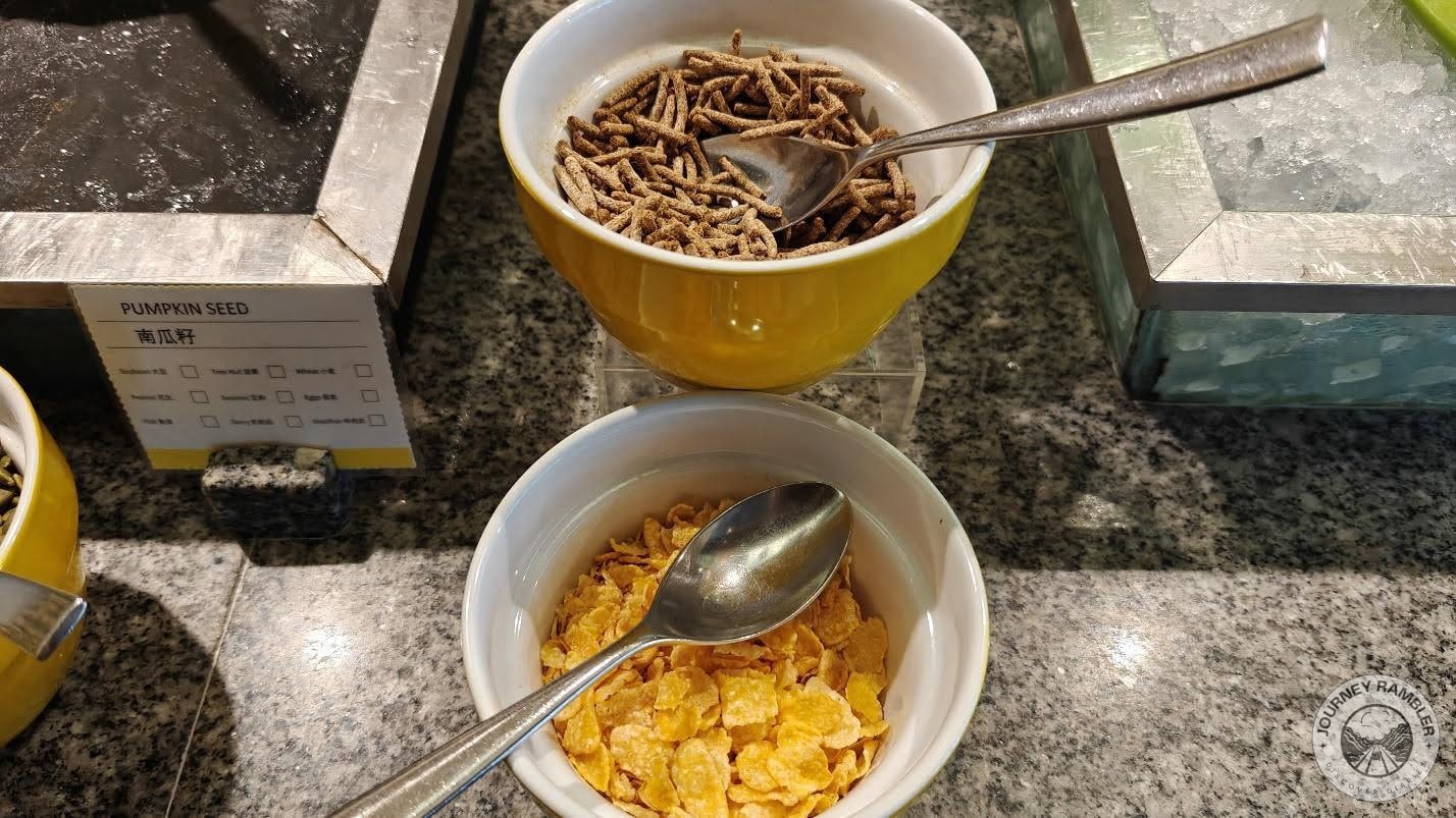 corn flakes and bran flakes