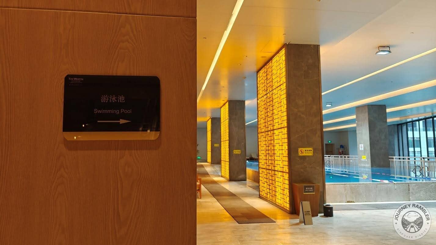 hotel's swimming pool