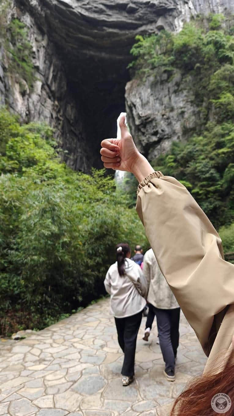 must do posing - cave match finger shape