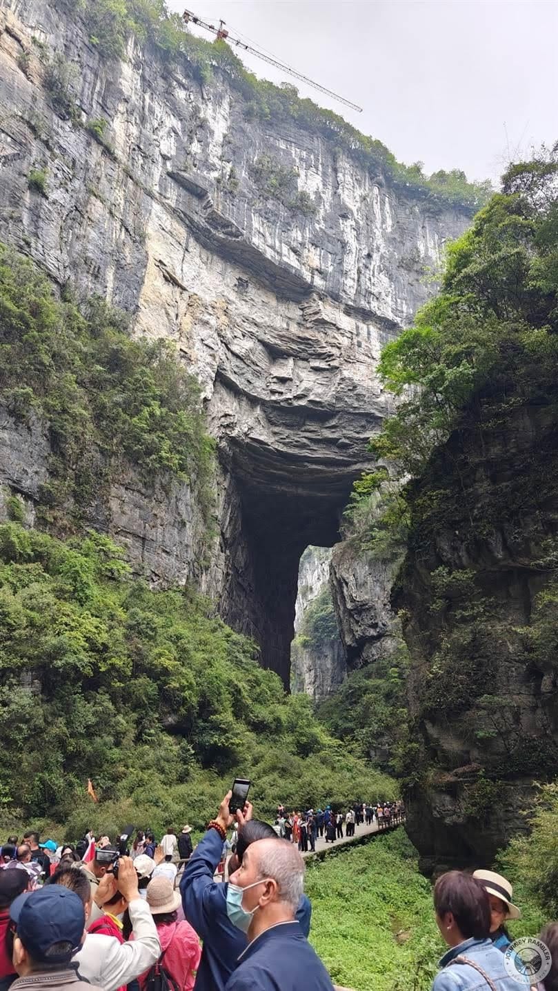 one of the entrances to Tianlong Bridge