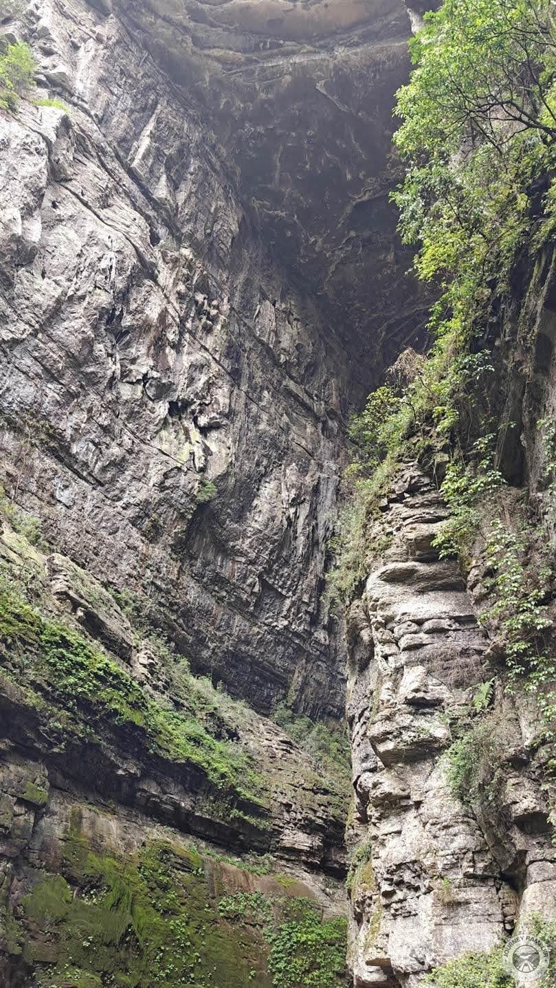 rocks on the inside of the natural bridge
