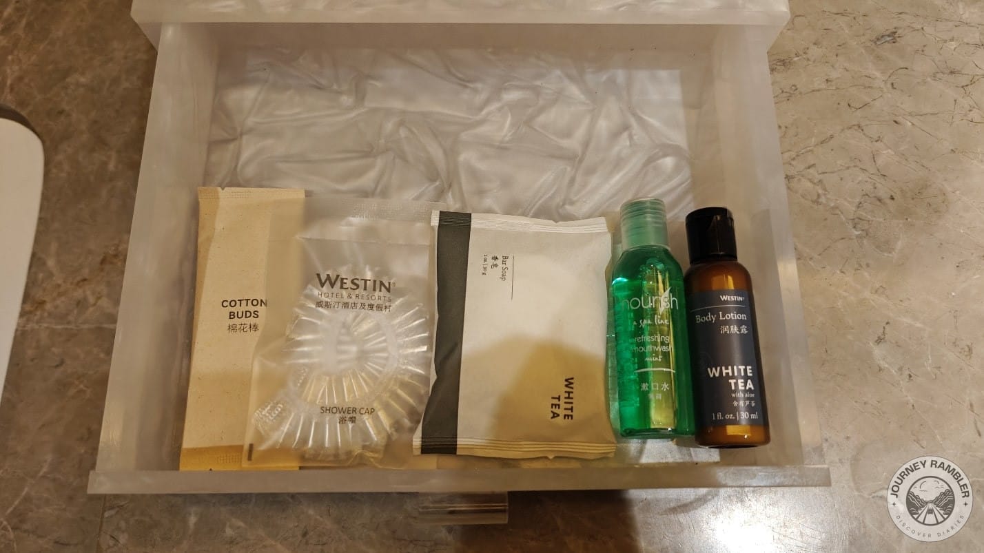 set of complimentary toiletries