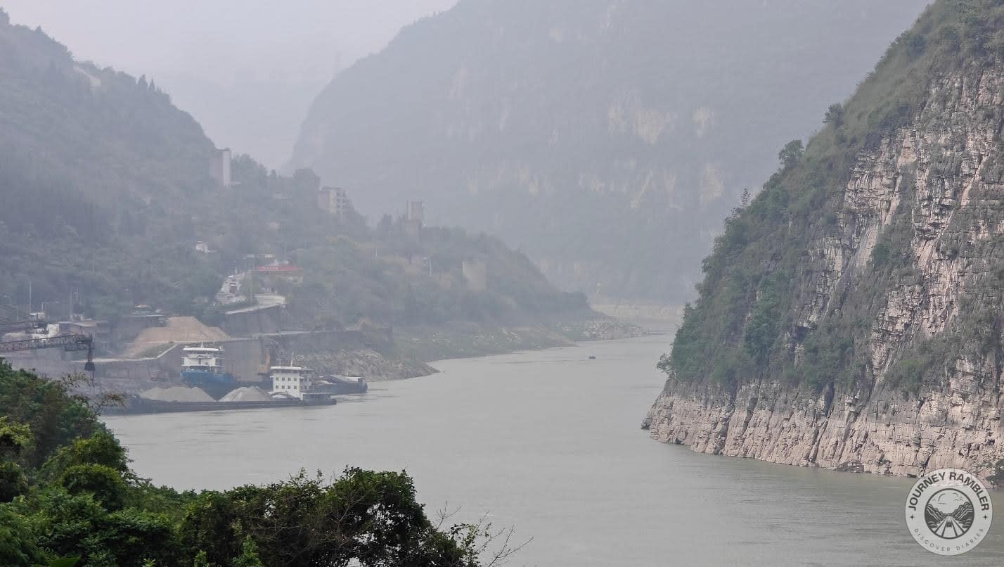 clearer view of the town and boats