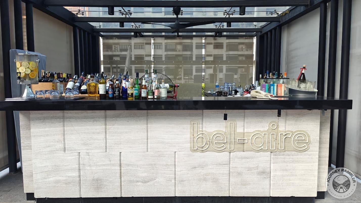 Bel-Aire pool bar
