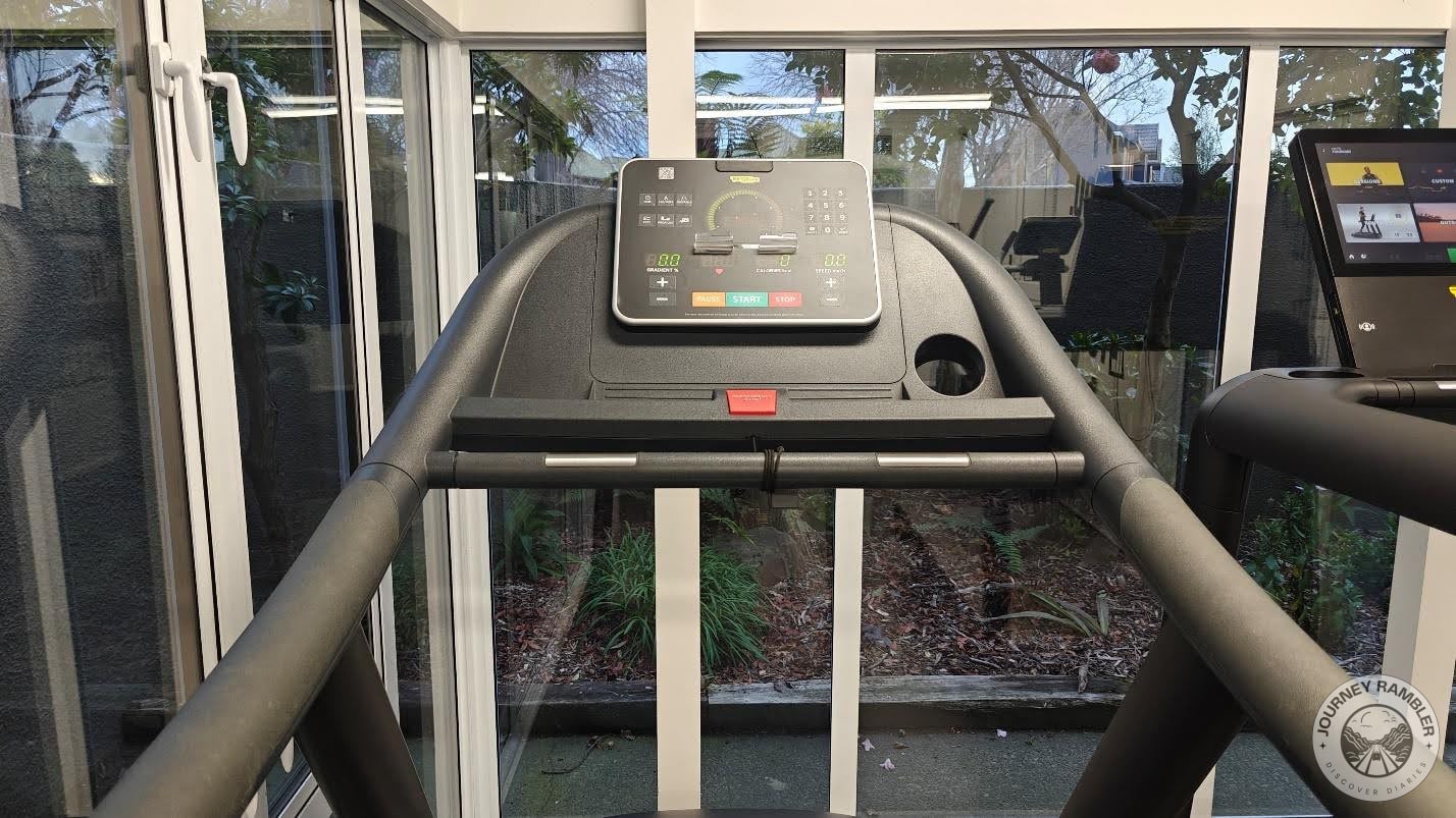 a screen that recorded speed, gradient and calories burned