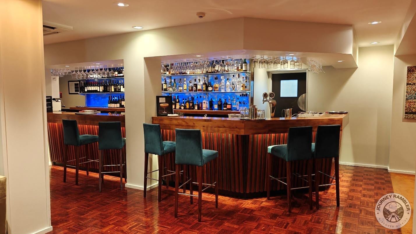 behind the lobby was a well-stocked bar