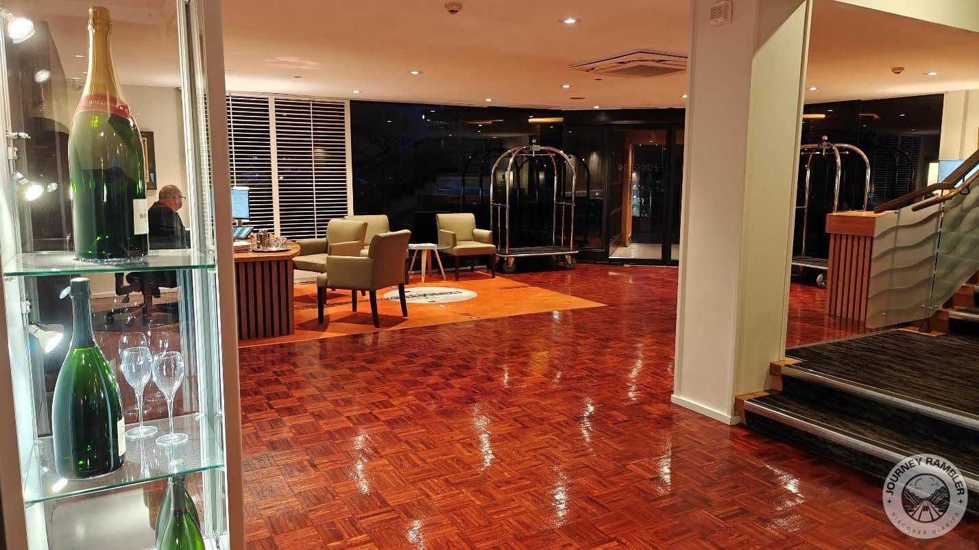 floors sparkled and there were chairs in front of the reception desk