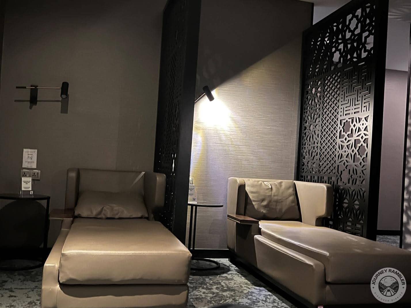 illumination from the wall lamps here are pretty strong