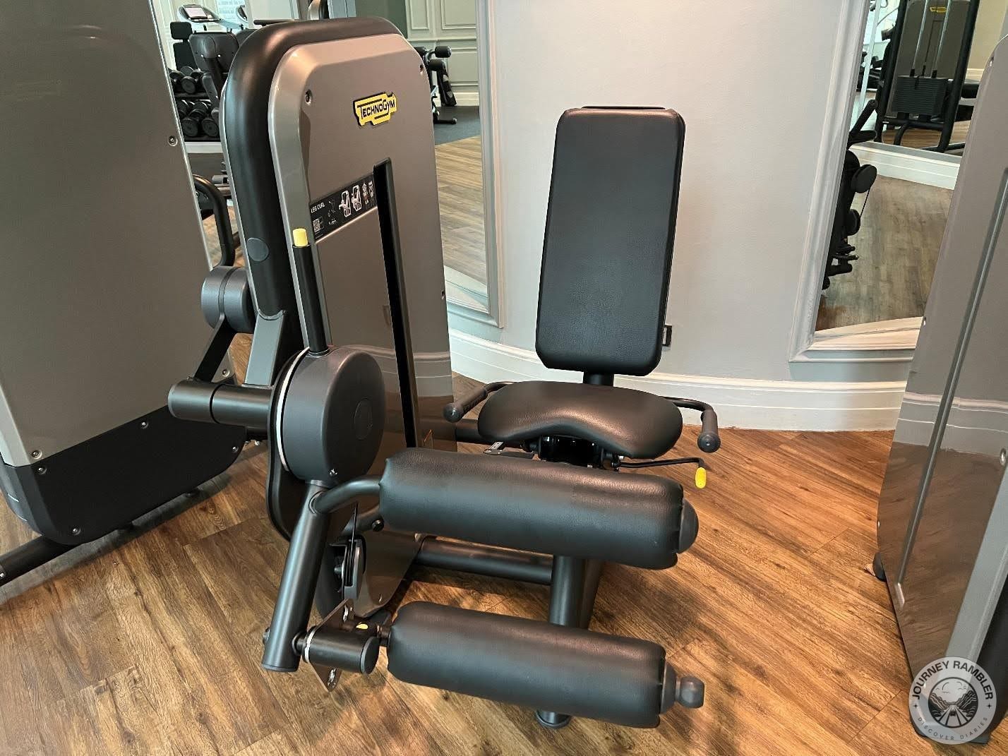 leg curl machine