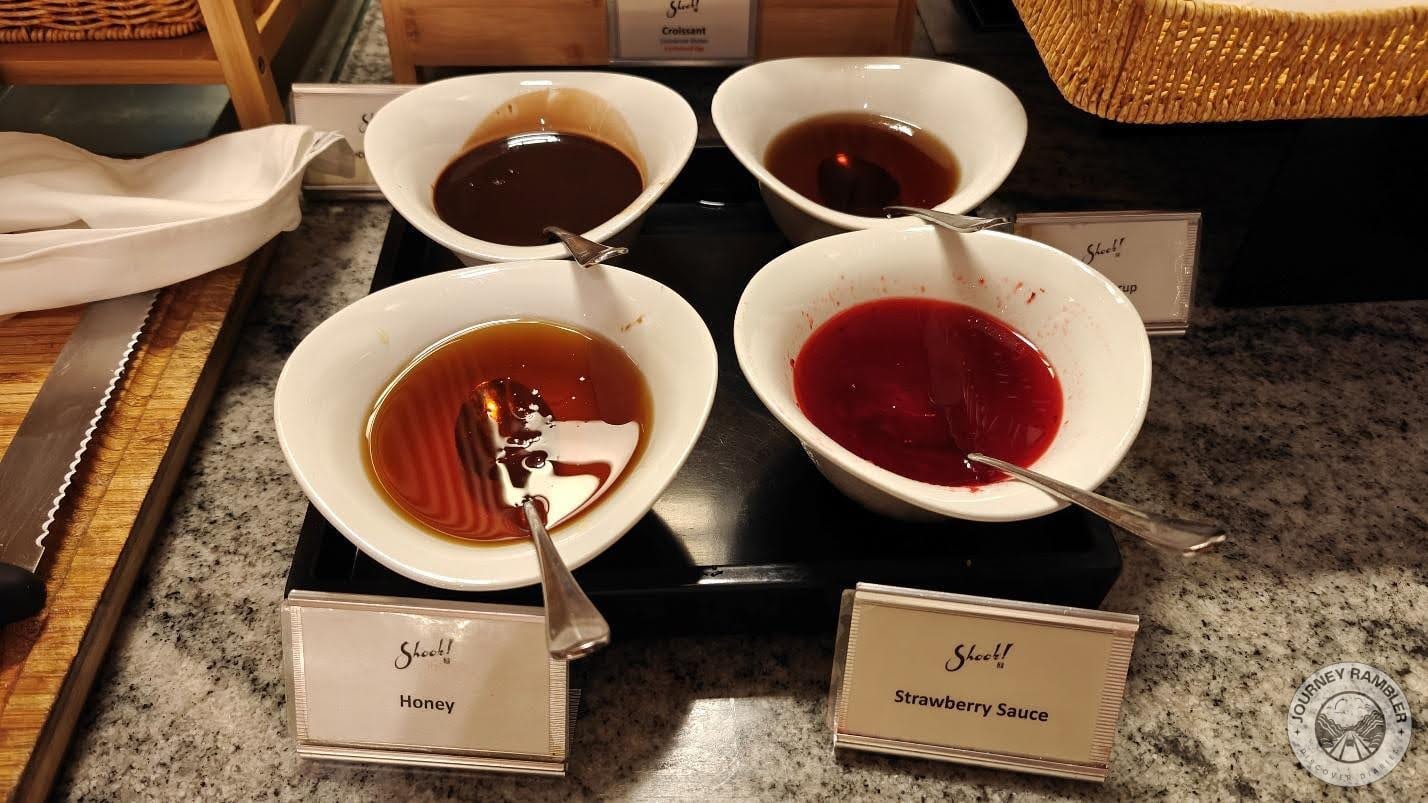 set of sauces that go well on the breads and pastries