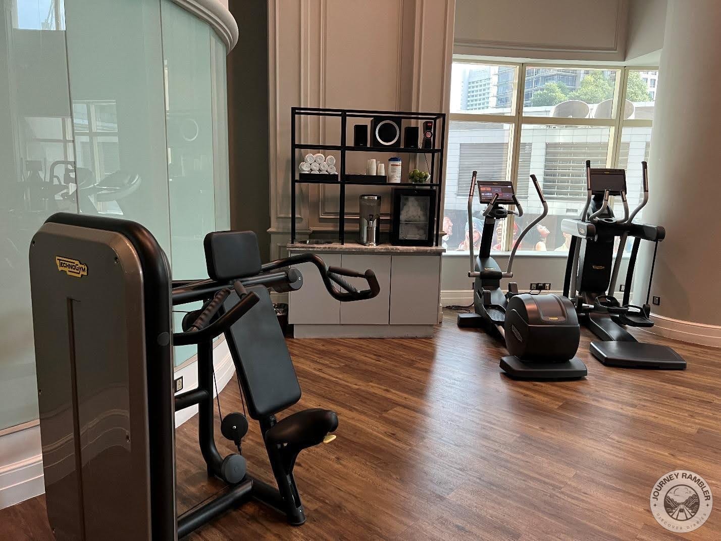 shoulder press machine