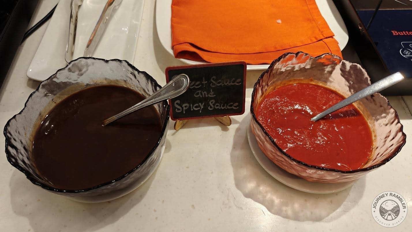 some of the sauces that you can dip the mantao in