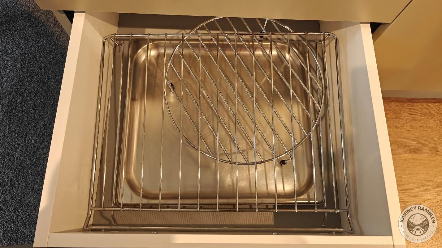 Baking trays and grills