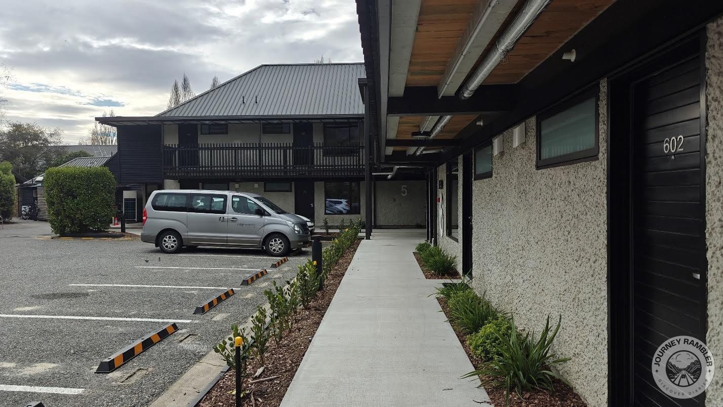 Guests could park their cars in front of their rooms