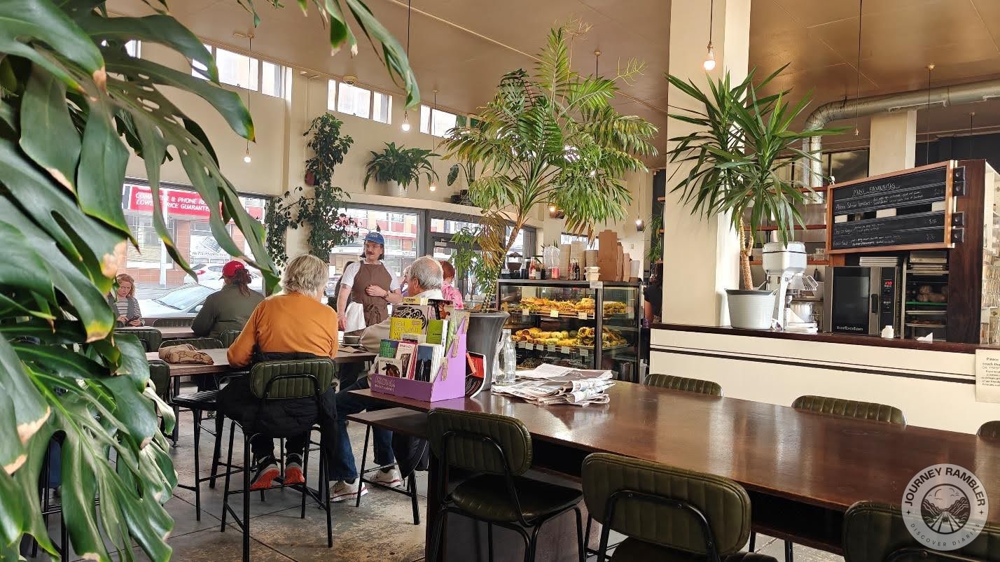 I liked how green the café was