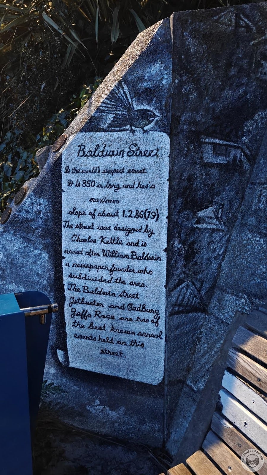 artist had even added some facts on one side of the graffiti