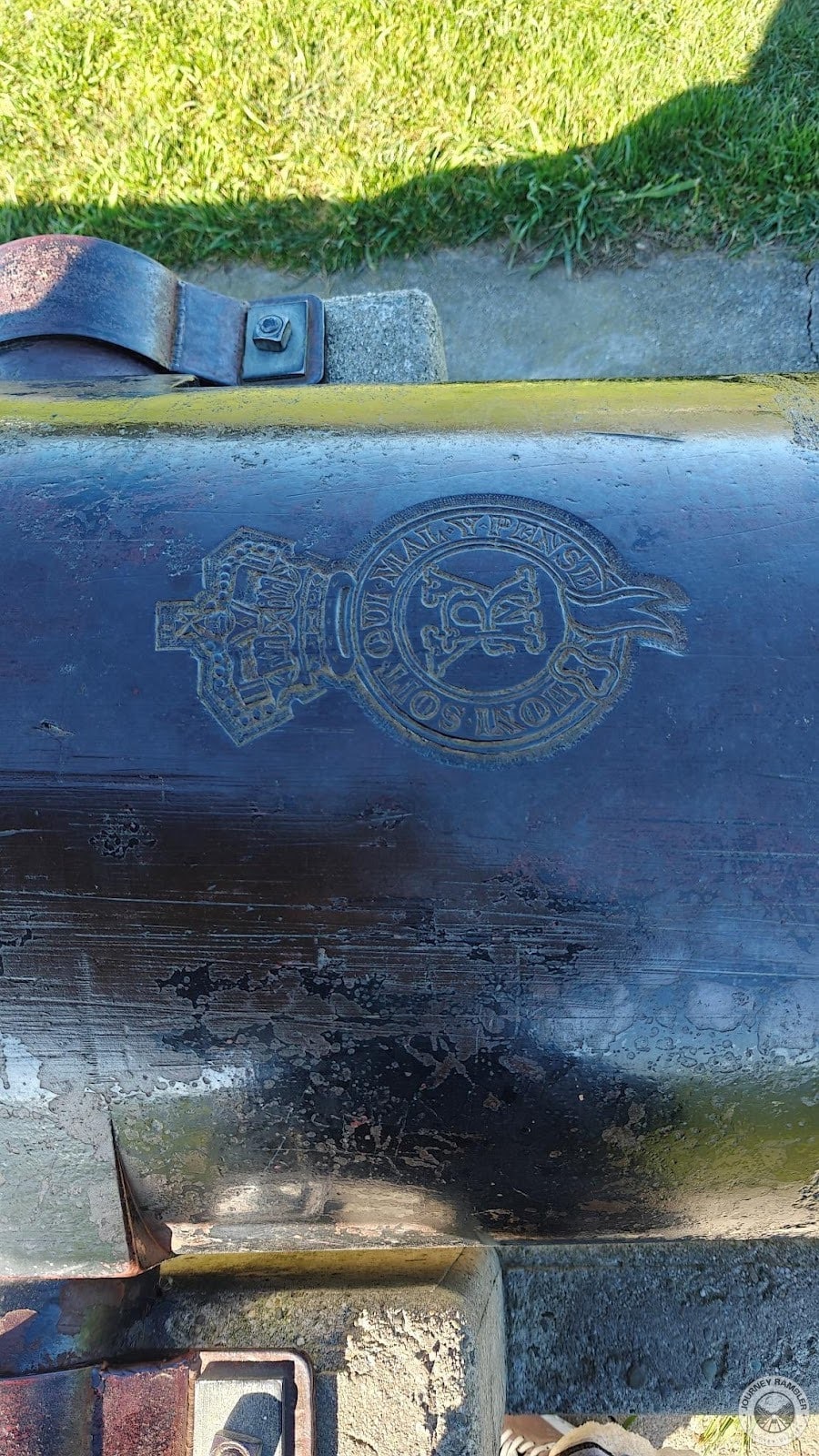 coat of arms on the cannon
