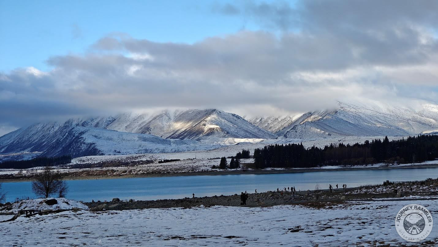 dramatic image of the sun’s rays