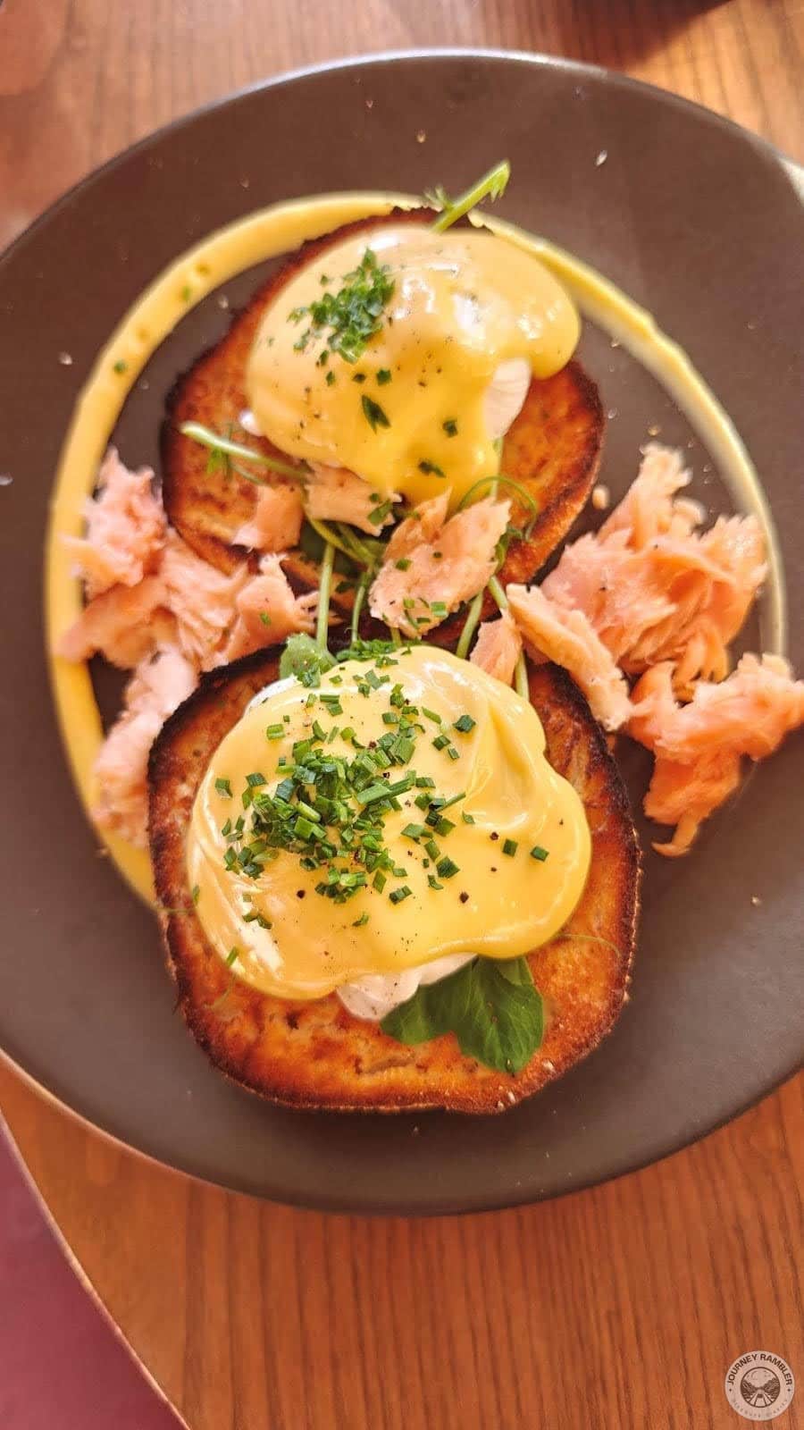 egg benedict salmon