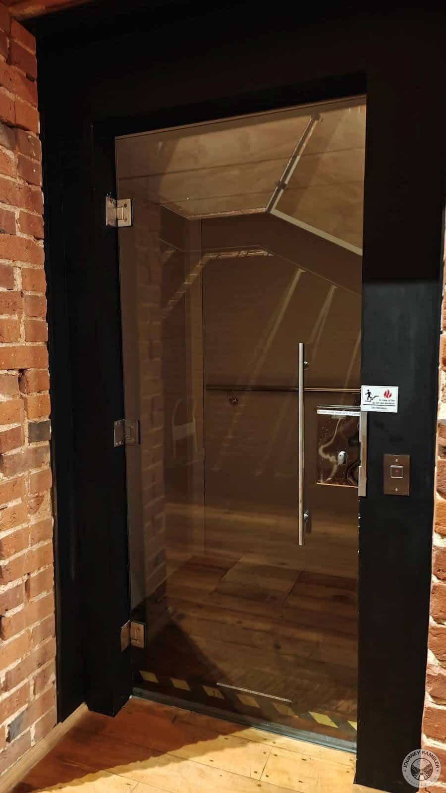 elevator that could take guests up to the upper floors