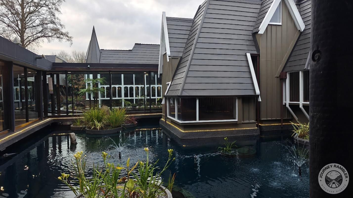 flower beds in the center of the pool
