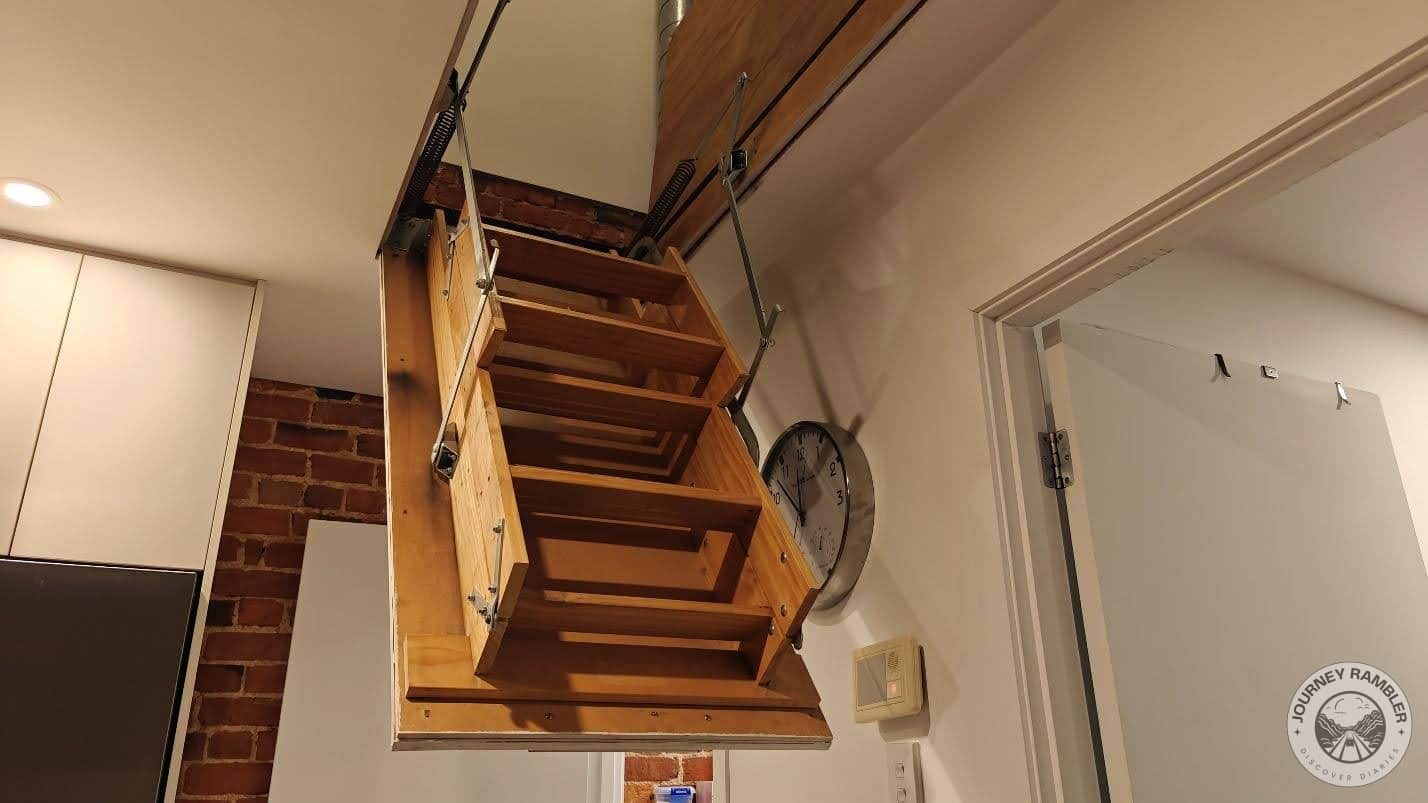 folding ladder