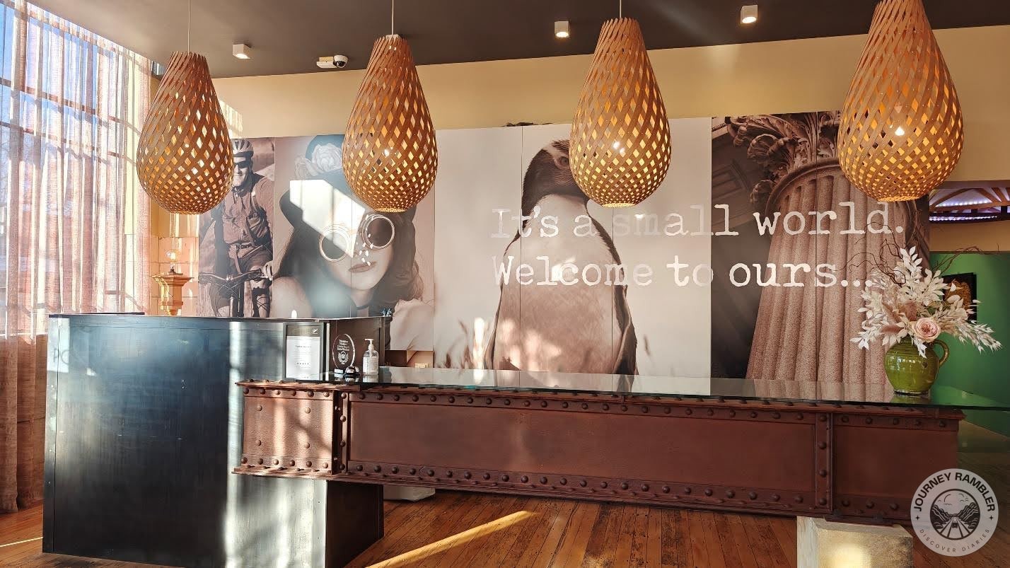 lobby was the lamps hanging from the ceiling