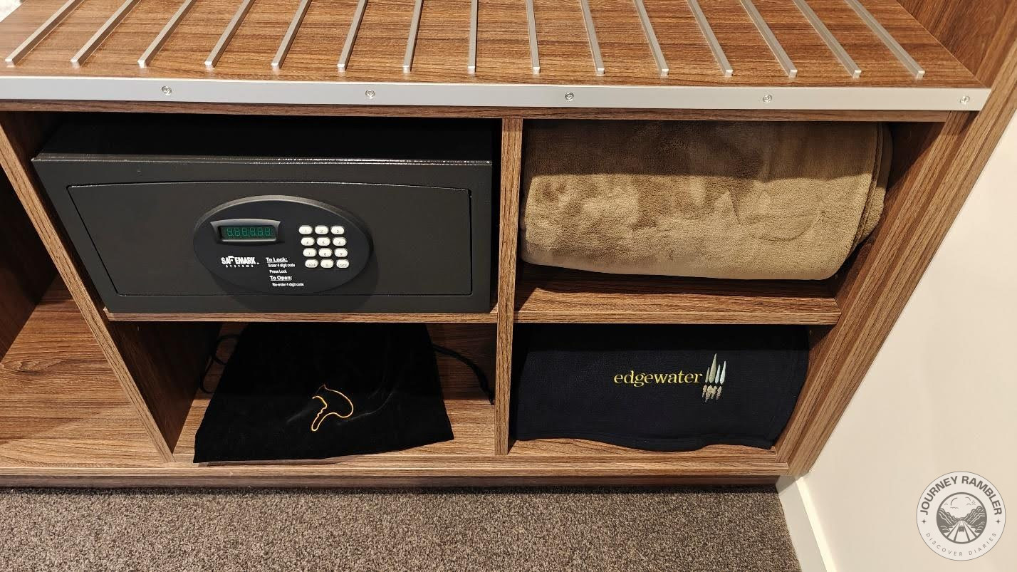 locker, hairdryer and extra blankets