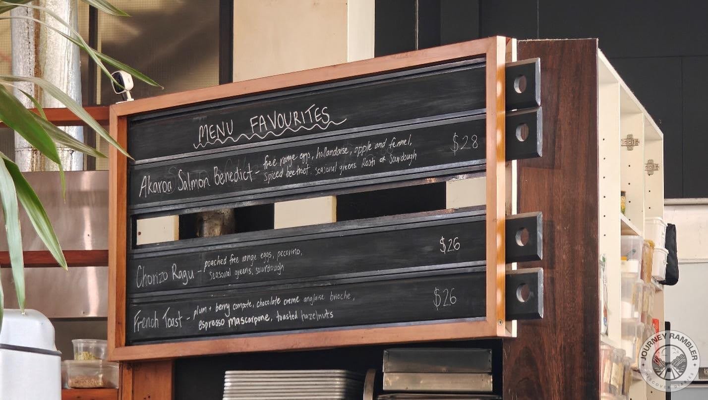 menu favorites like the Akaroa salmon benedict and chorizo ragu