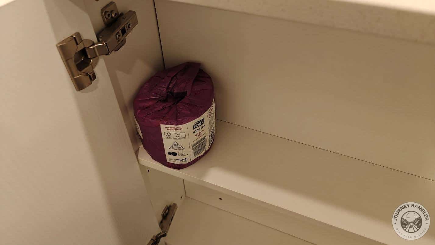 new roll of toilet paper
