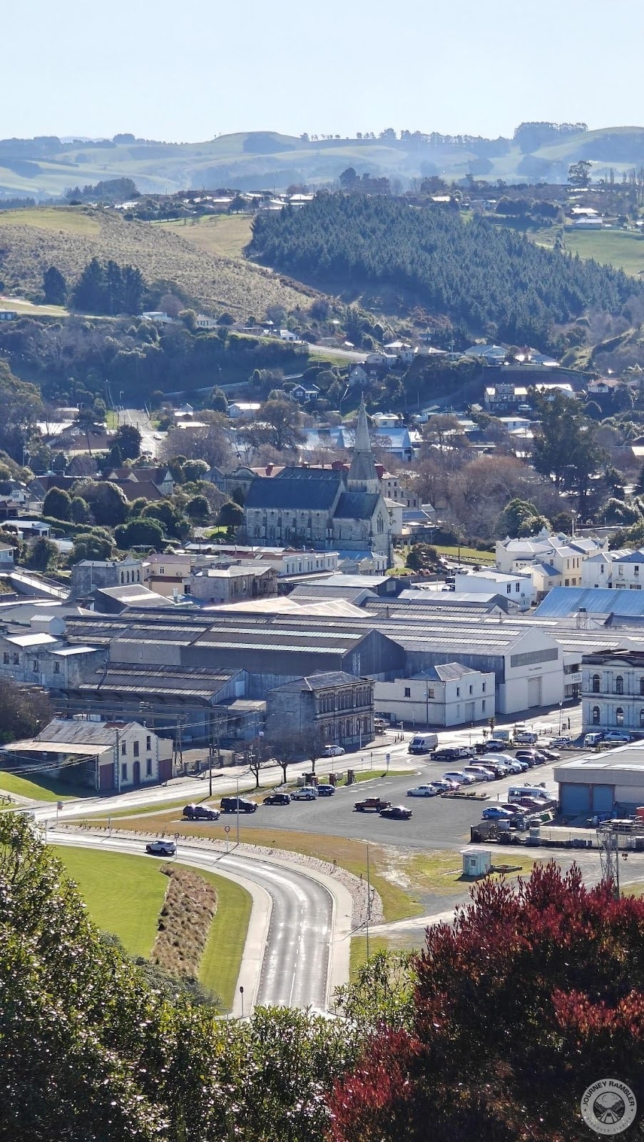 picture of the hills and countryside around Oamaru