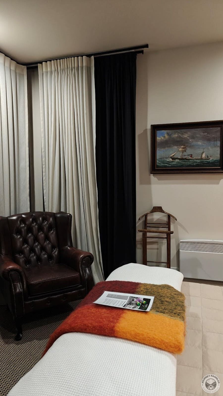 room had heavy curtains