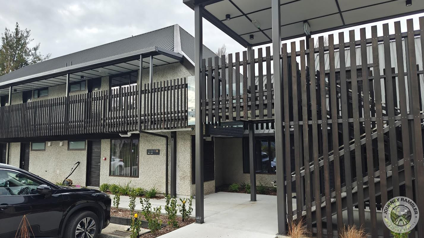 rooms on the ground floor and the first floor