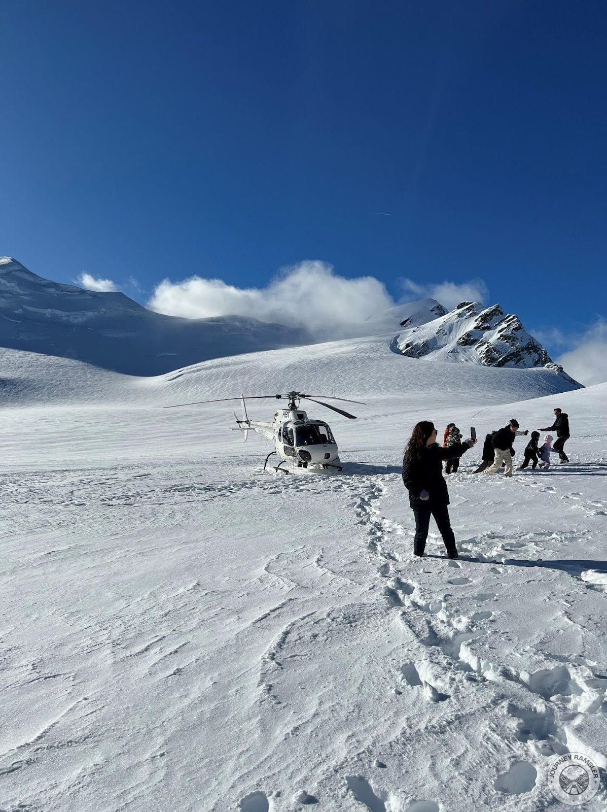 tour participants taking pictures