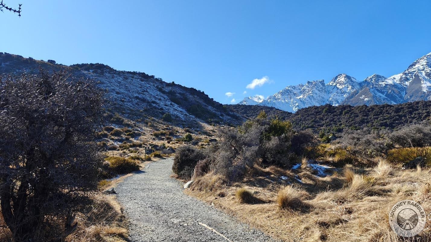 what the first couple of meters of the trail looks like