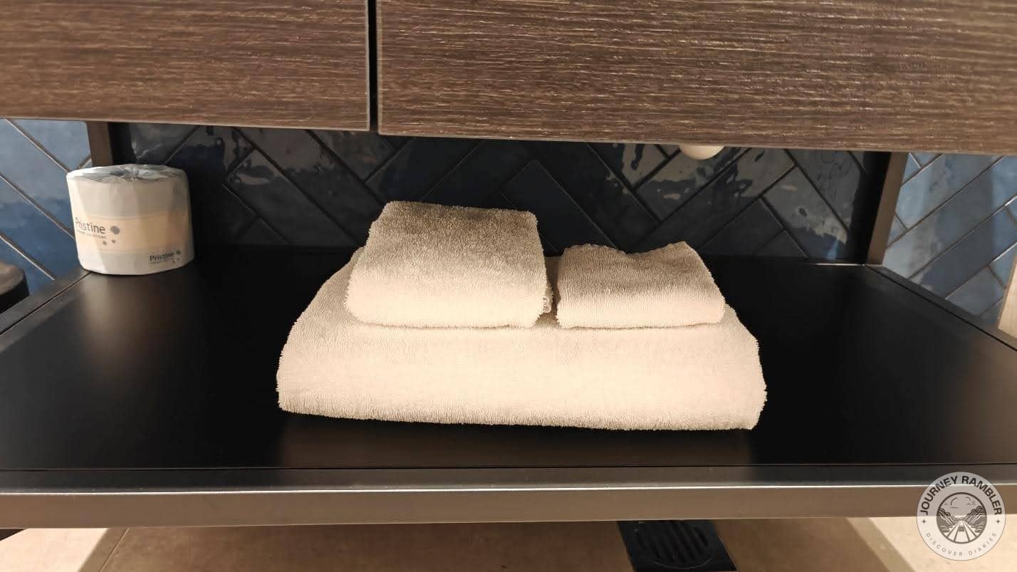 Extra hand towels and bath towels