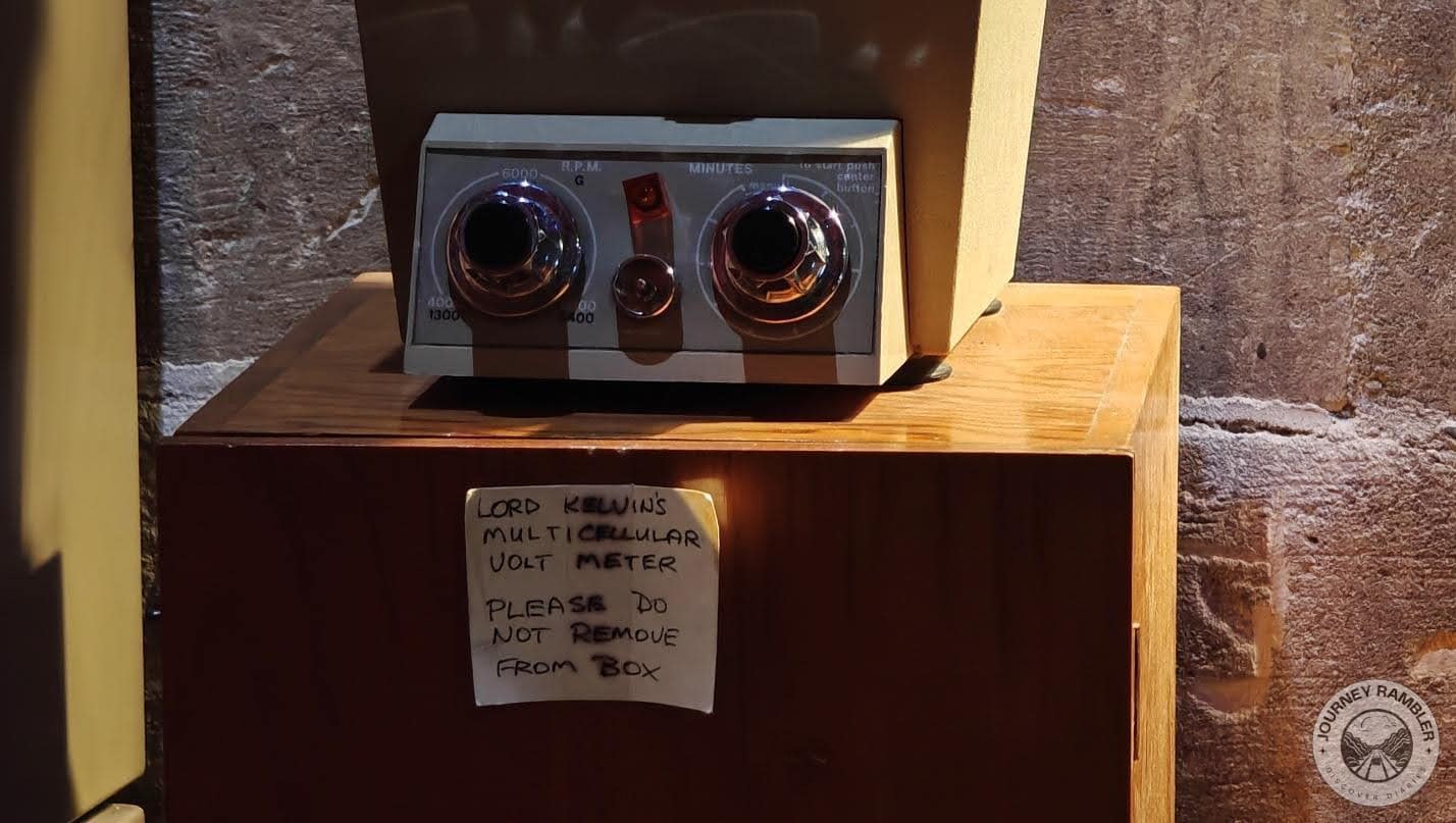 Lord Kelvin's Multicellular voltmeter