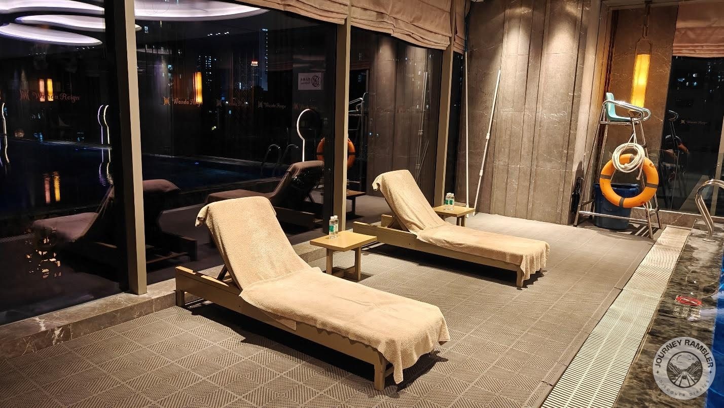 None of the hotel guests were swimming